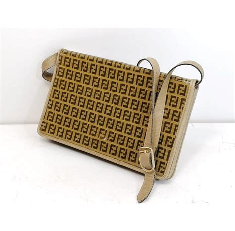 borsa toilette fendi anni 60 rigida|Borse Fendi d'Occasione .